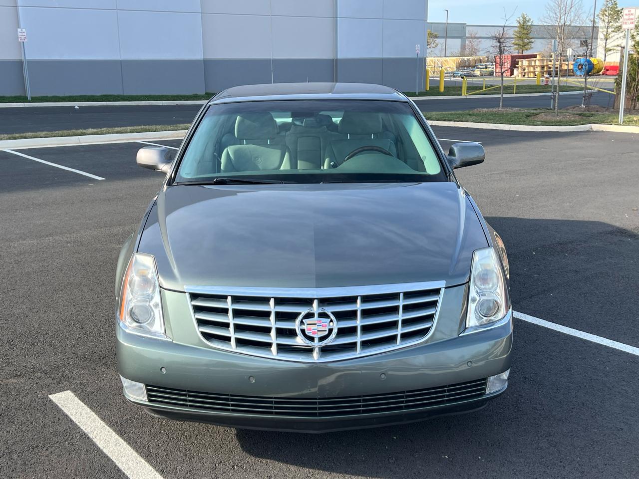 Cadillac DTS 4dr Sdn Luxury I 2006