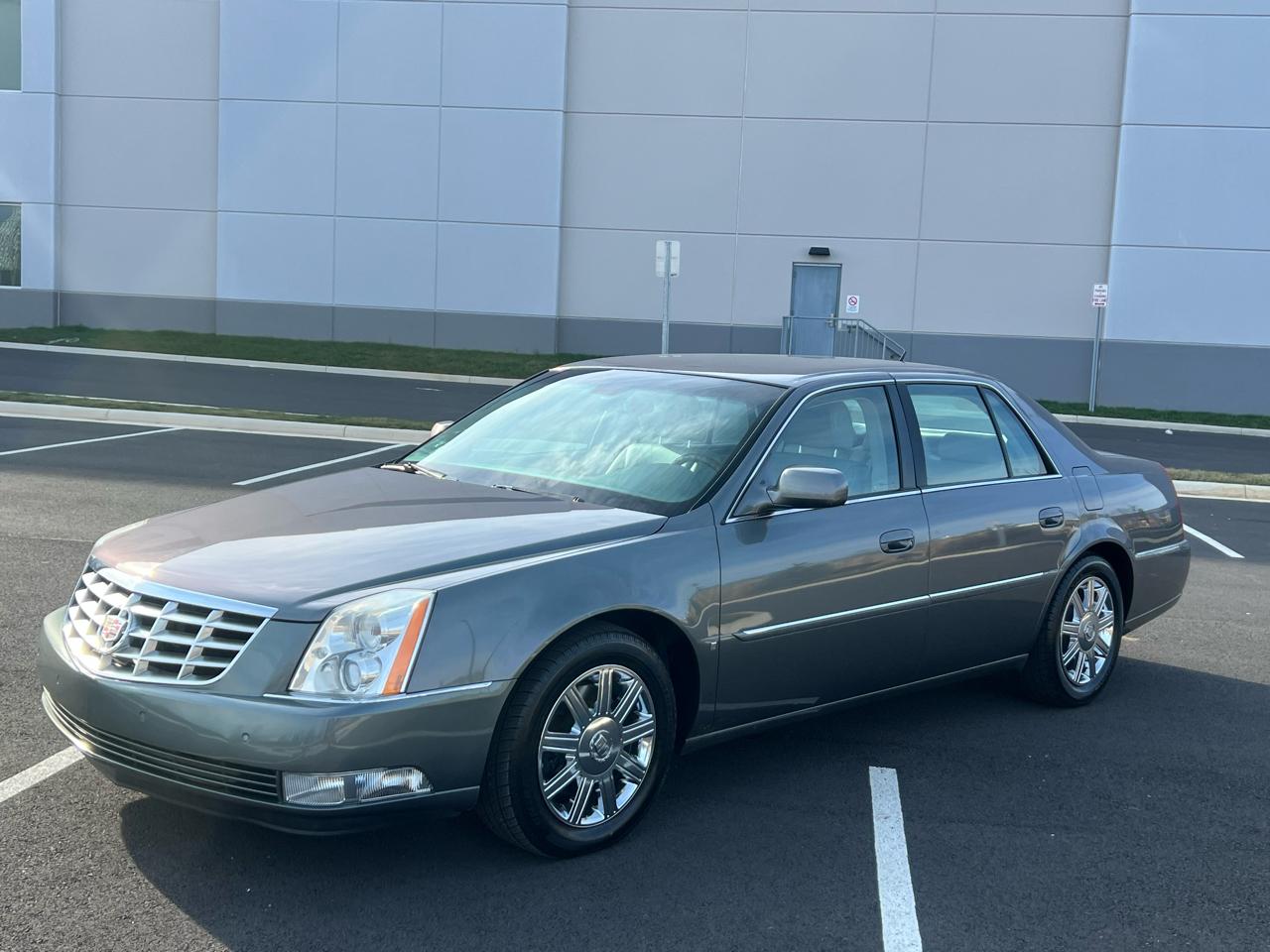 Cadillac DTS 4dr Sdn Luxury I 2006