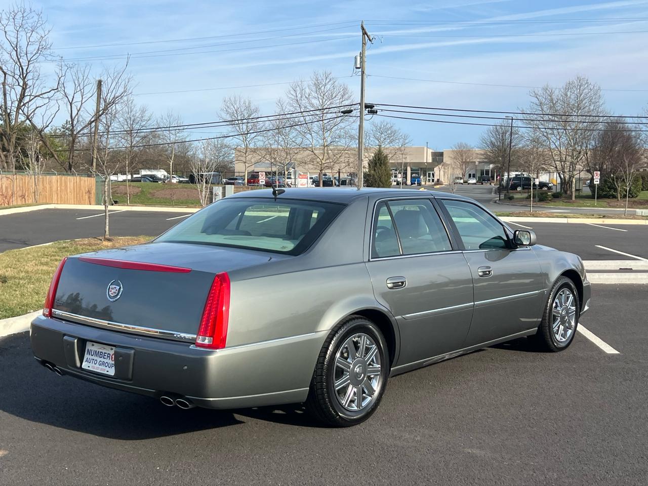 Cadillac DTS 4dr Sdn Luxury I 2006