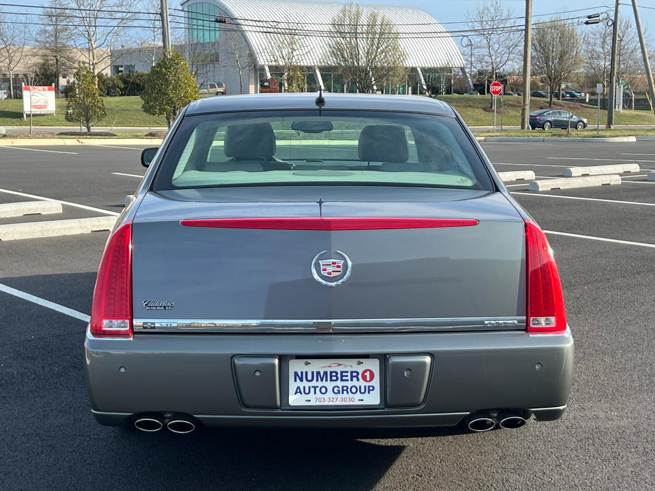 Cadillac DTS 4dr Sdn Luxury I 2006