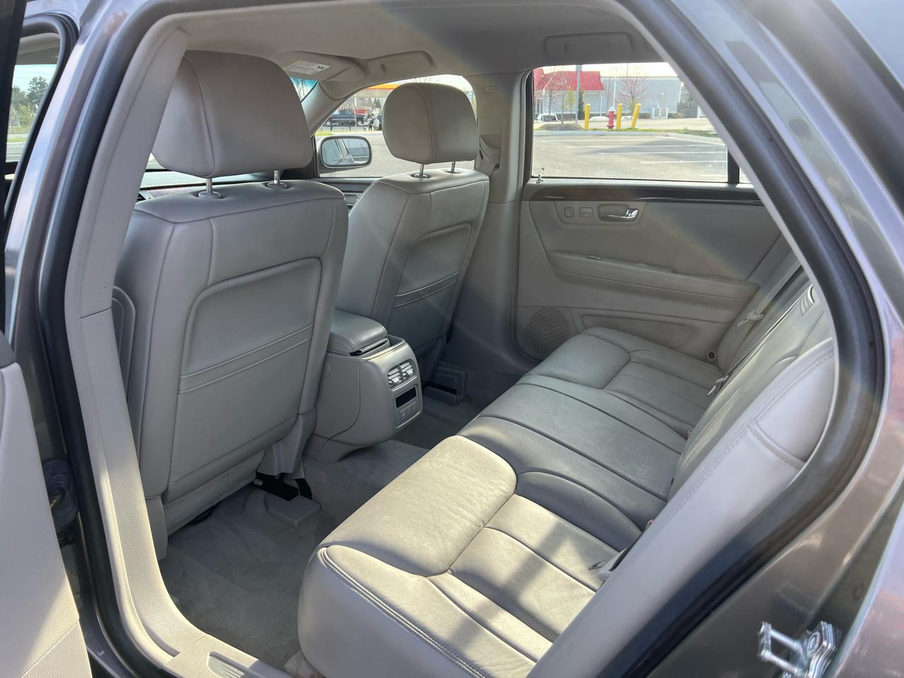 Cadillac DTS 4dr Sdn Luxury I 2006