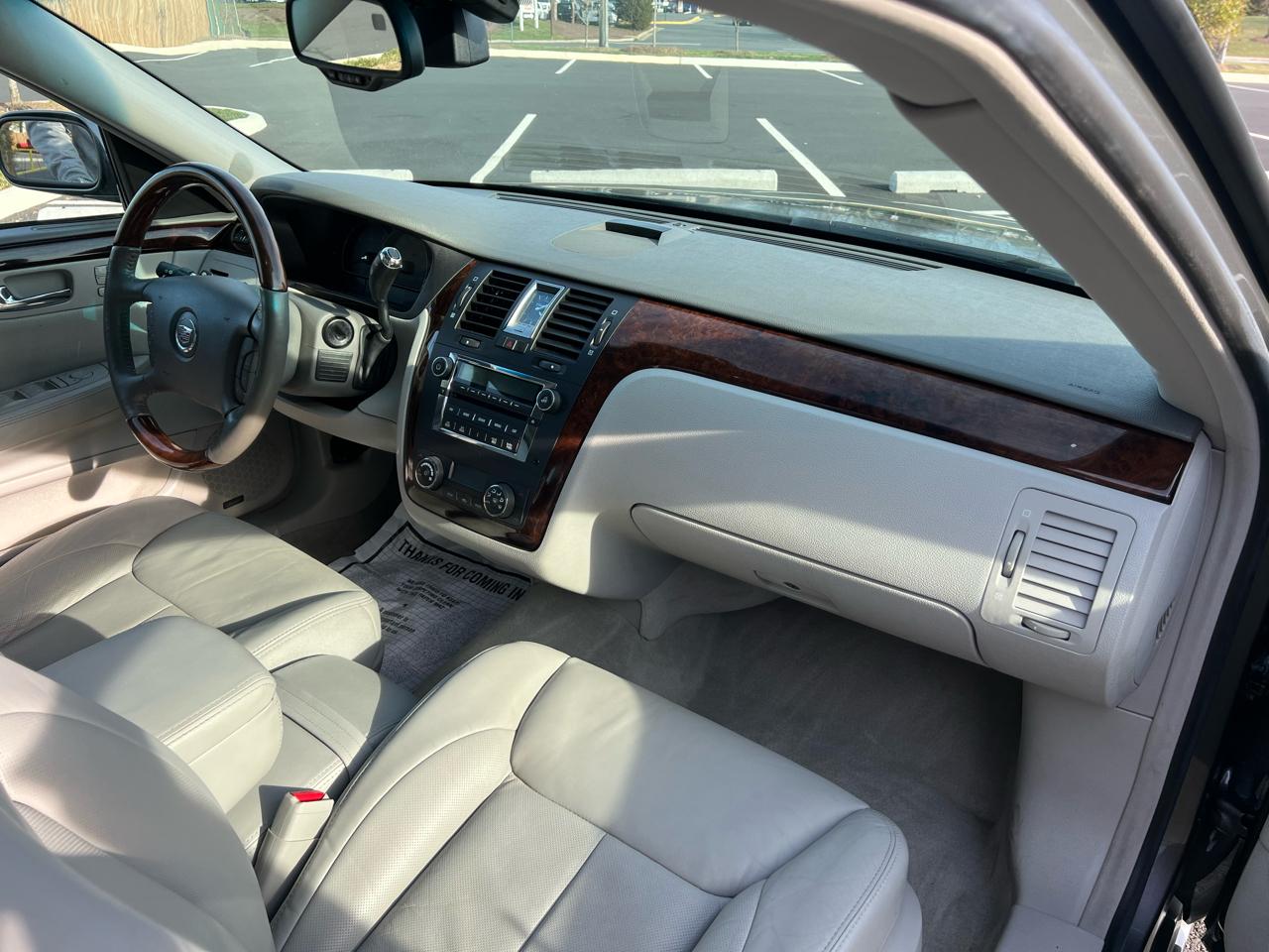 Cadillac DTS 4dr Sdn Luxury I 2006