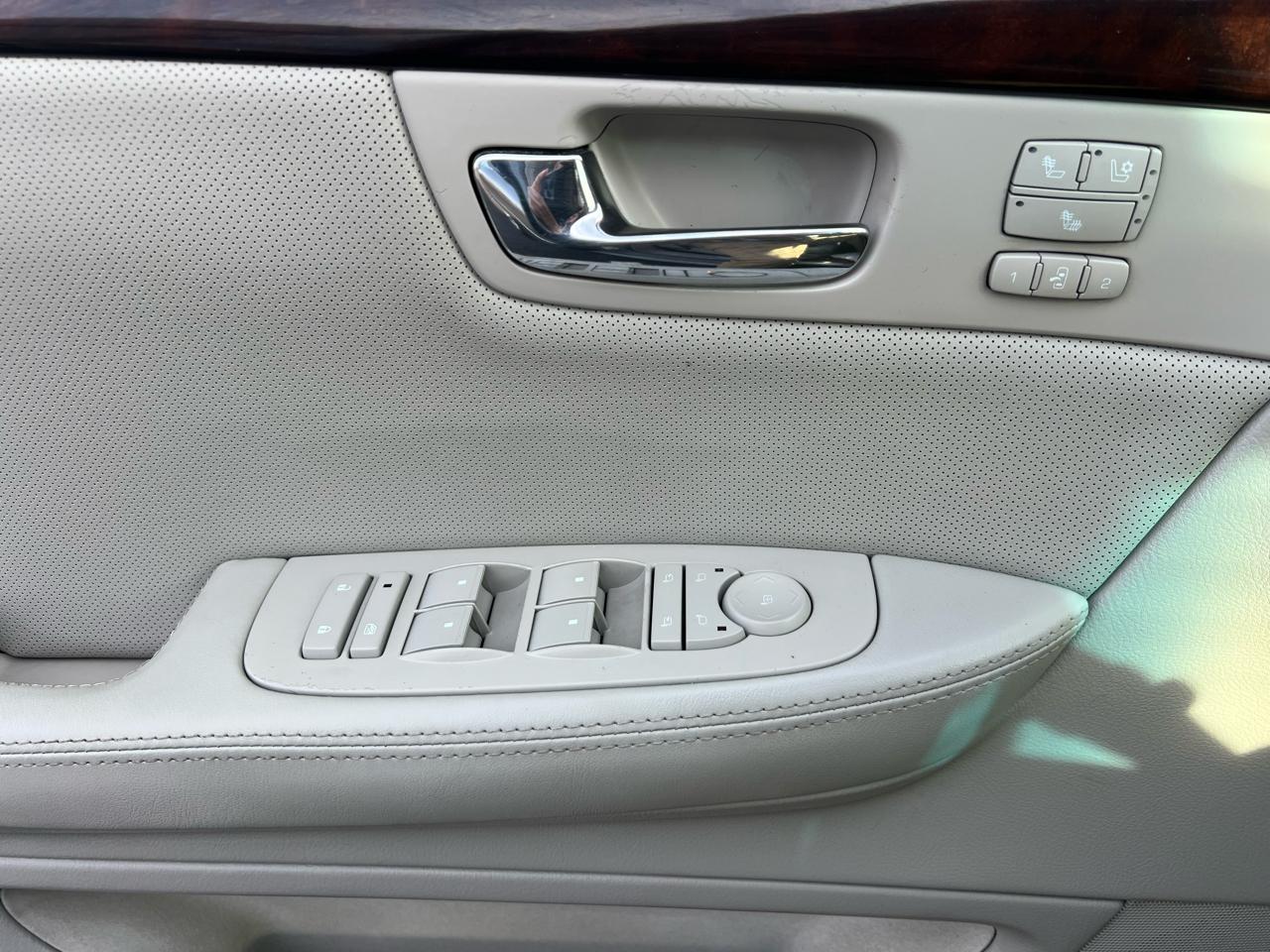 Cadillac DTS 4dr Sdn Luxury I 2006