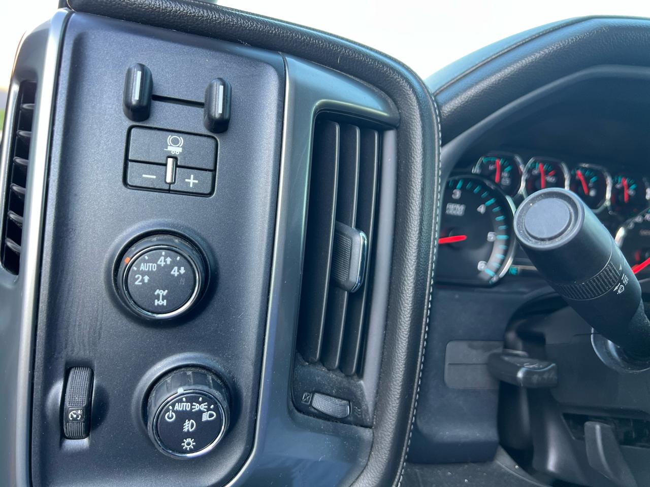 Chevrolet Silverado 1500 4WD Crew Cab 143.5" LTZ 2016