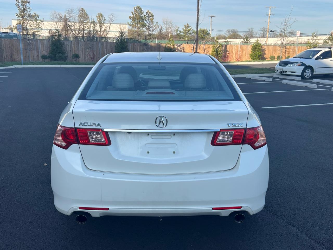 Acura TSX 5-Speed AT with Tech Package 2011