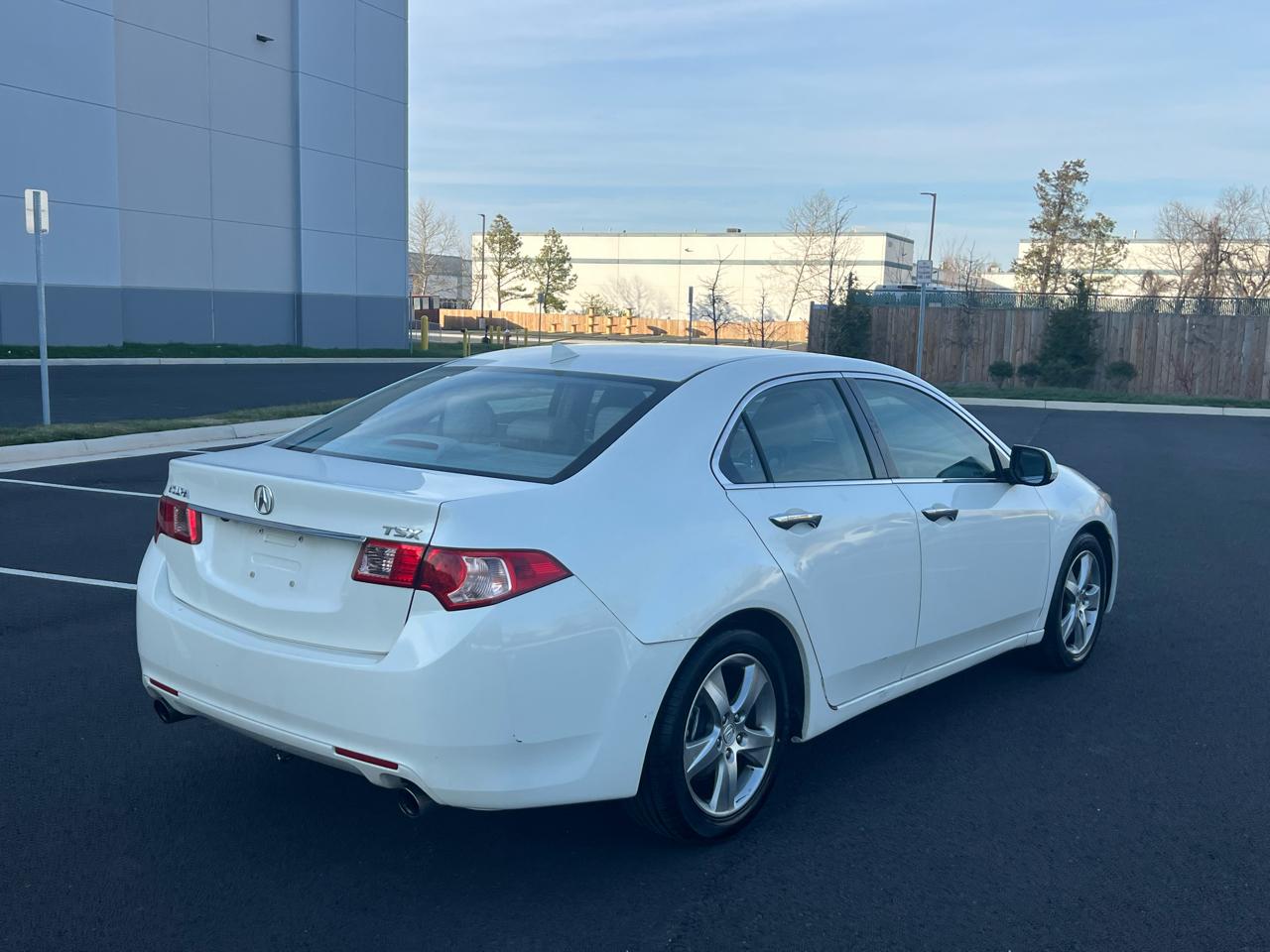 Acura TSX 5-Speed AT with Tech Package 2011