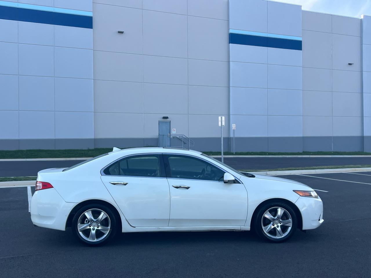 Acura TSX 5-Speed AT with Tech Package 2011