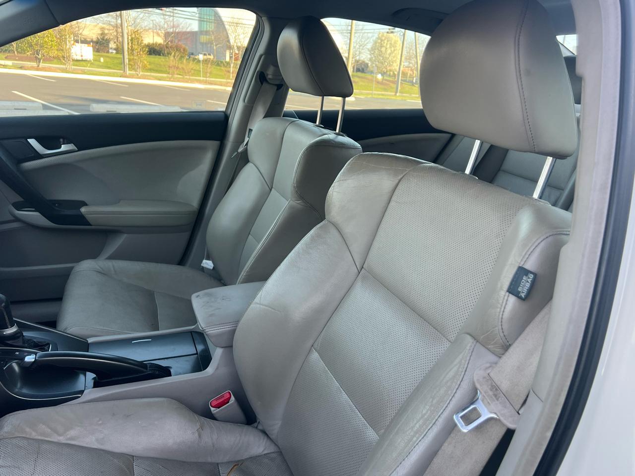 Acura TSX 5-Speed AT with Tech Package 2011