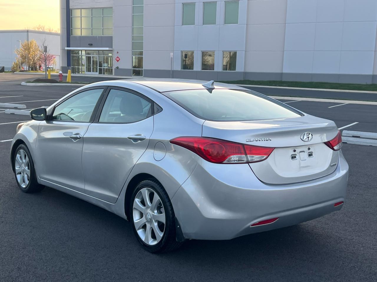 Hyundai Elantra Limited 2012