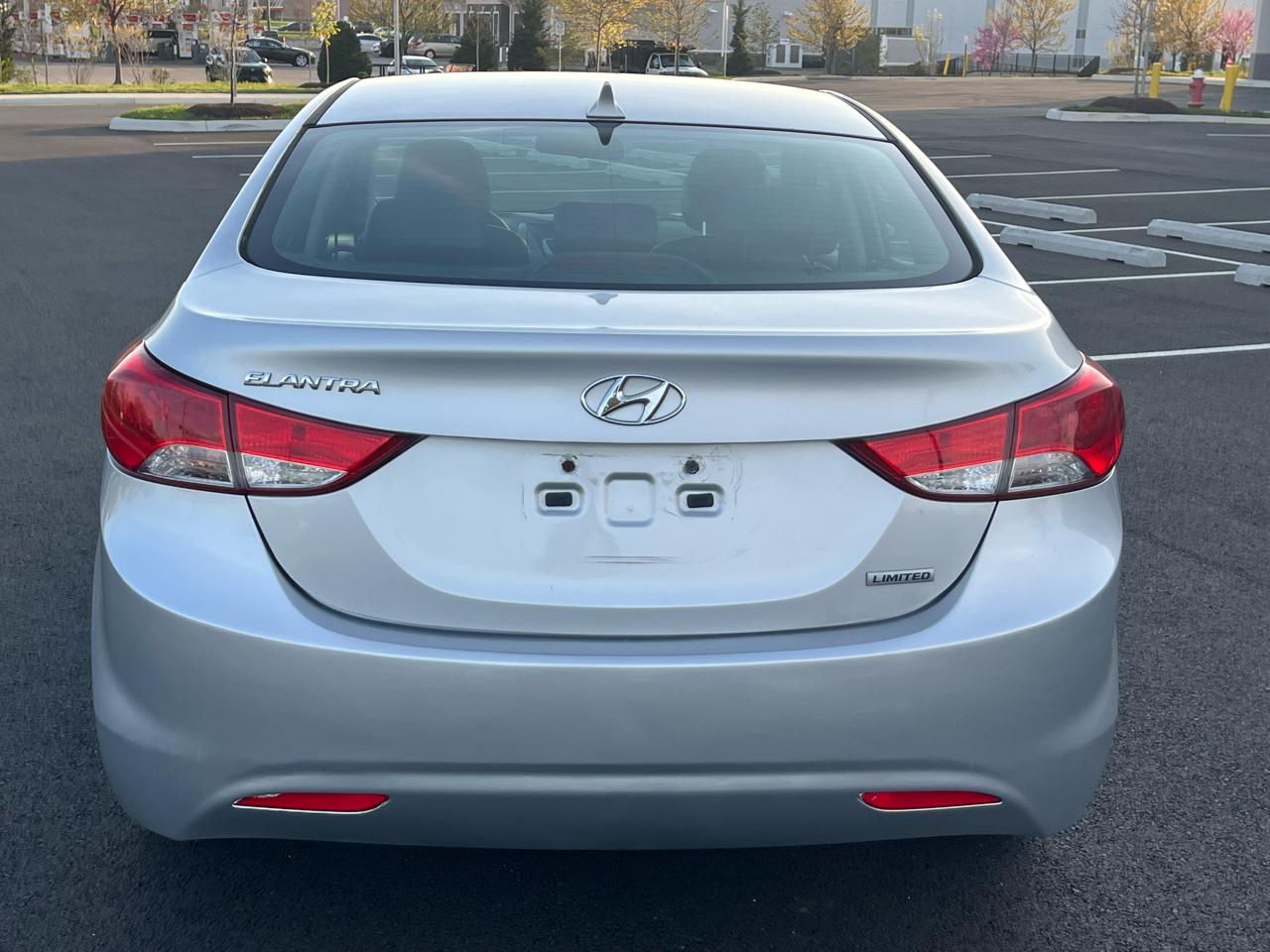 Hyundai Elantra Limited 2012