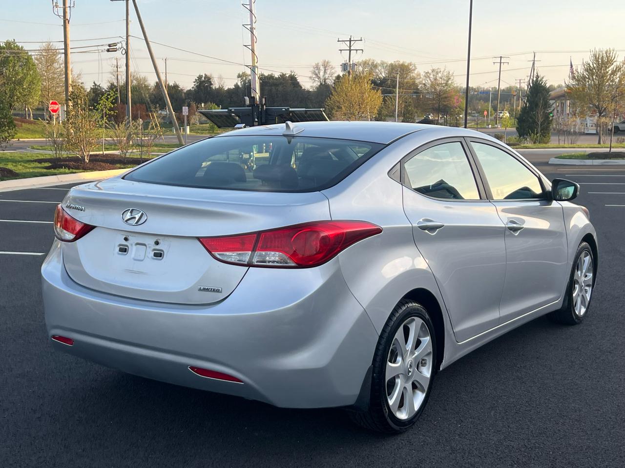 Hyundai Elantra Limited 2012