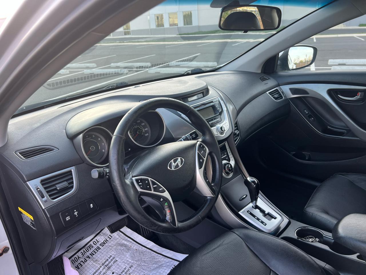 Hyundai Elantra Limited 2012