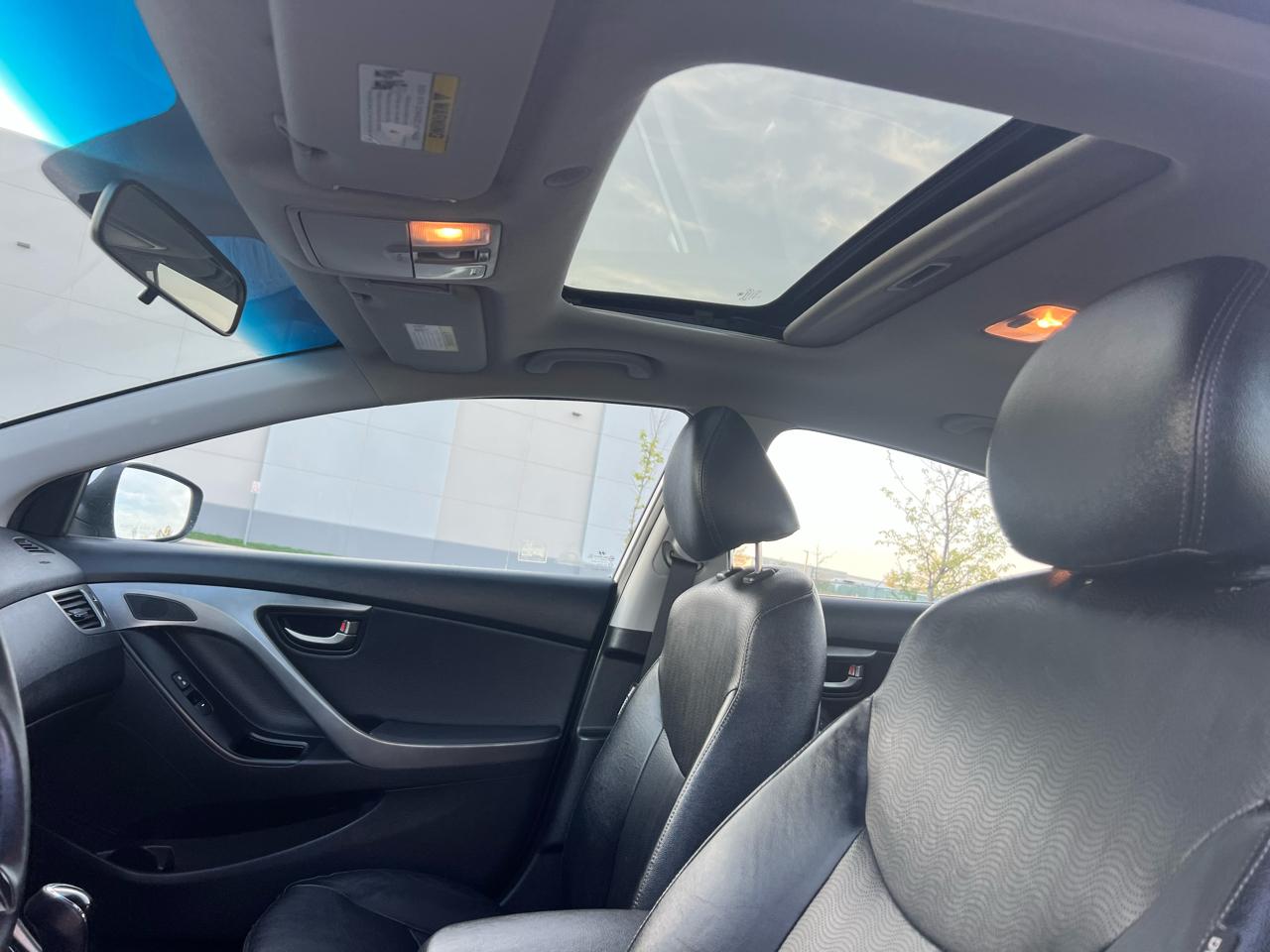 Hyundai Elantra Limited 2012