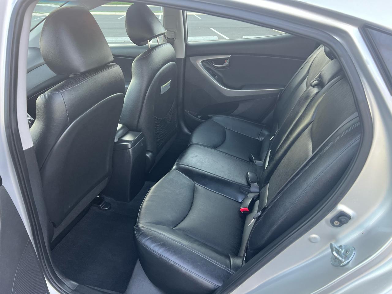 Hyundai Elantra Limited 2012