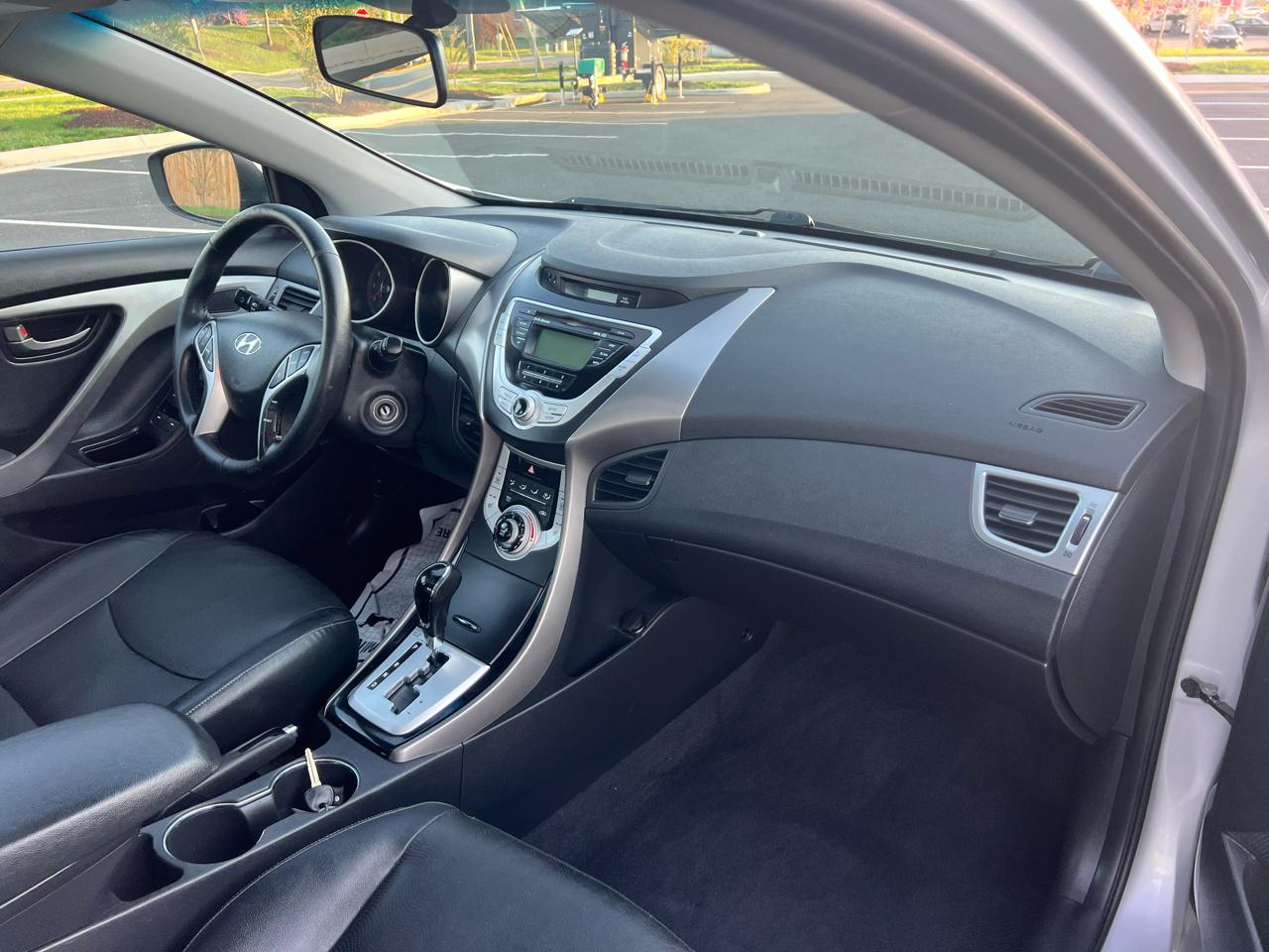 Hyundai Elantra Limited 2012