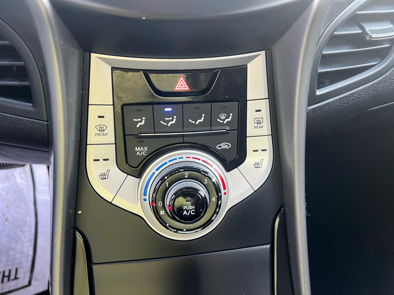 Hyundai Elantra Limited 2012