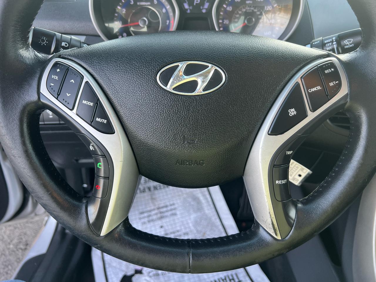 Hyundai Elantra Limited 2012