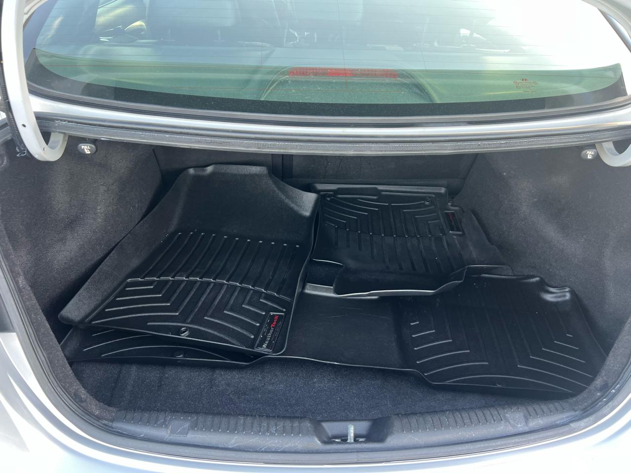 Hyundai Elantra Limited 2012