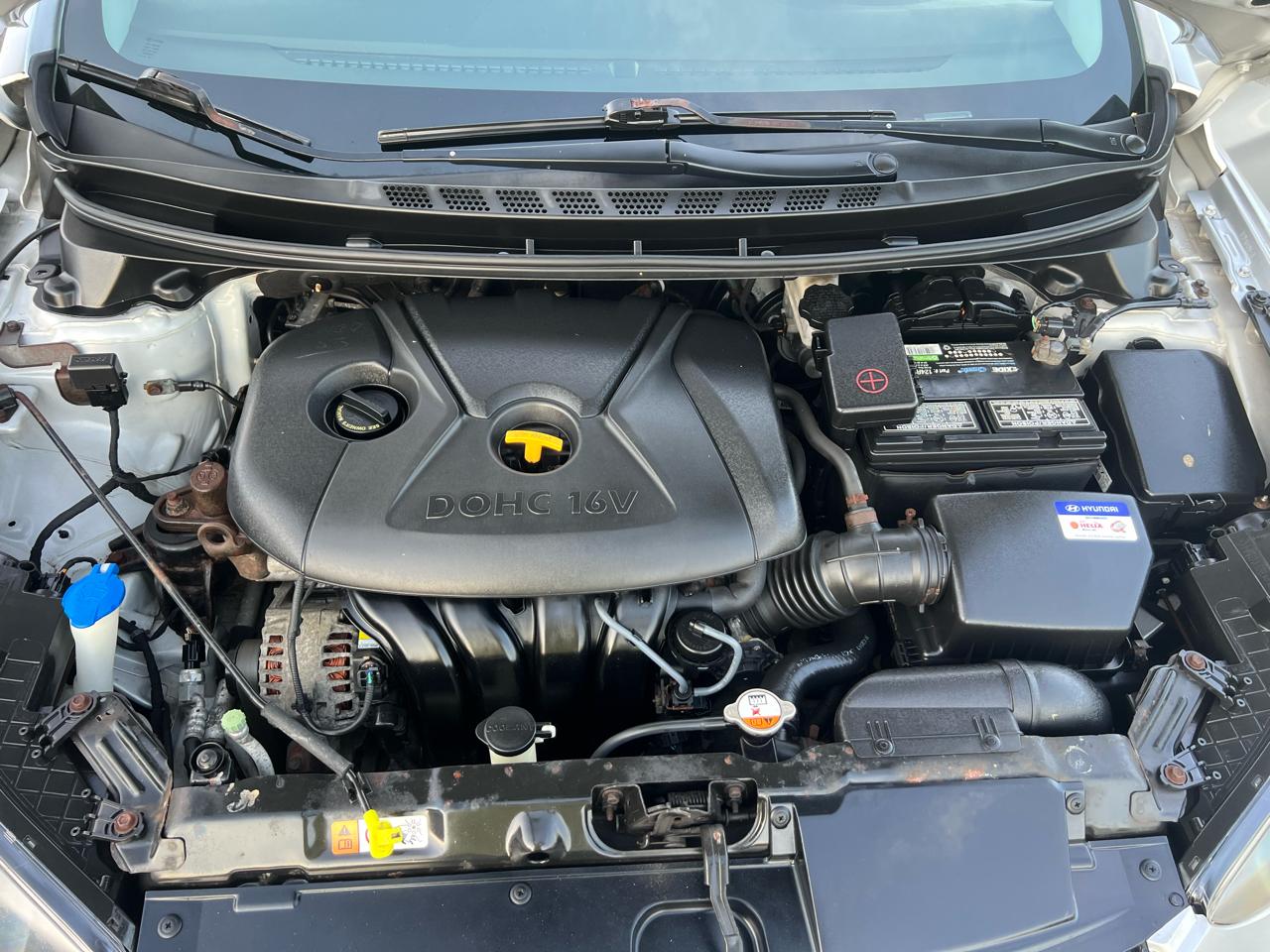 Hyundai Elantra Limited 2012