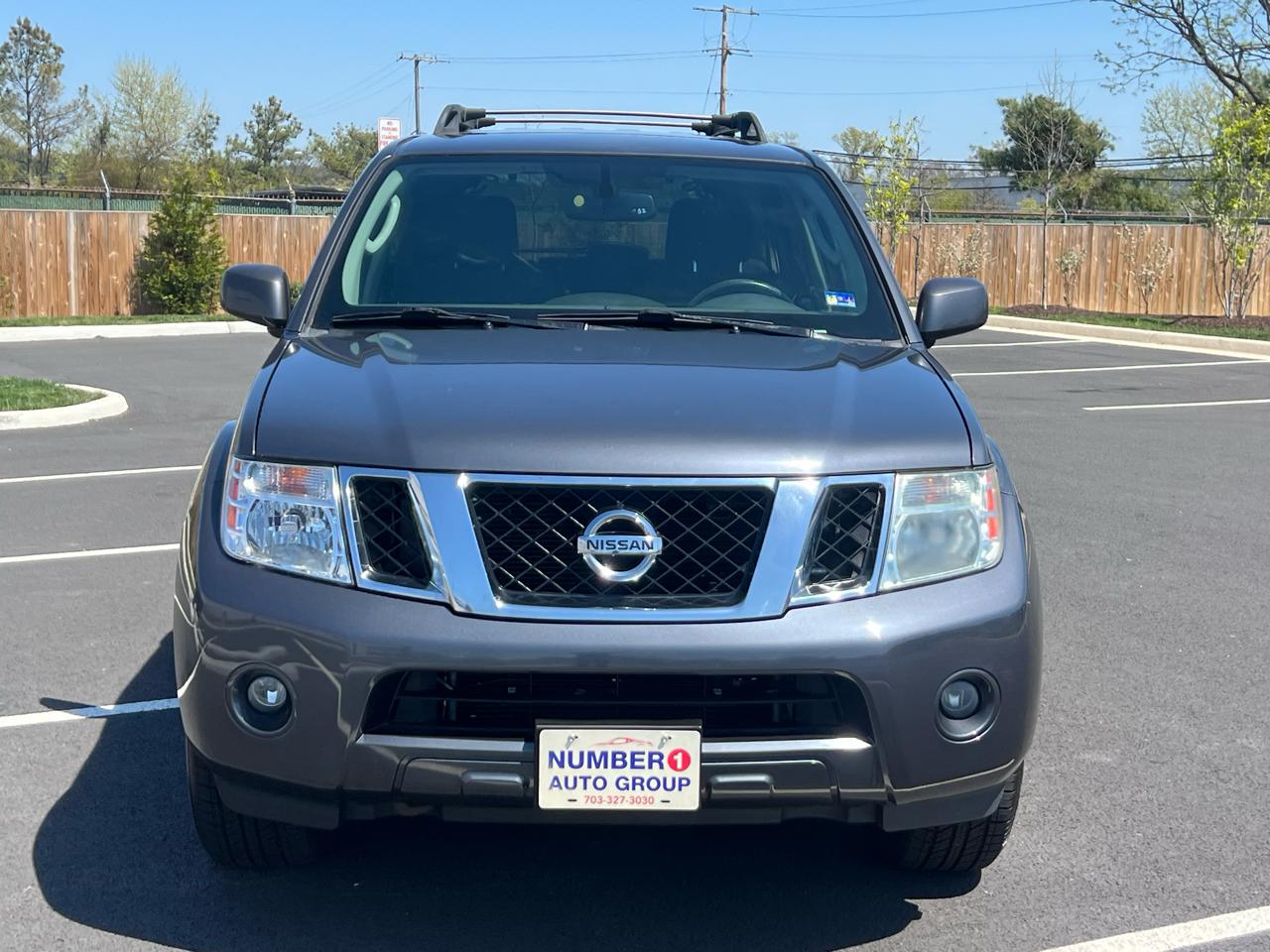 Nissan Pathfinder LE 4WD 2012