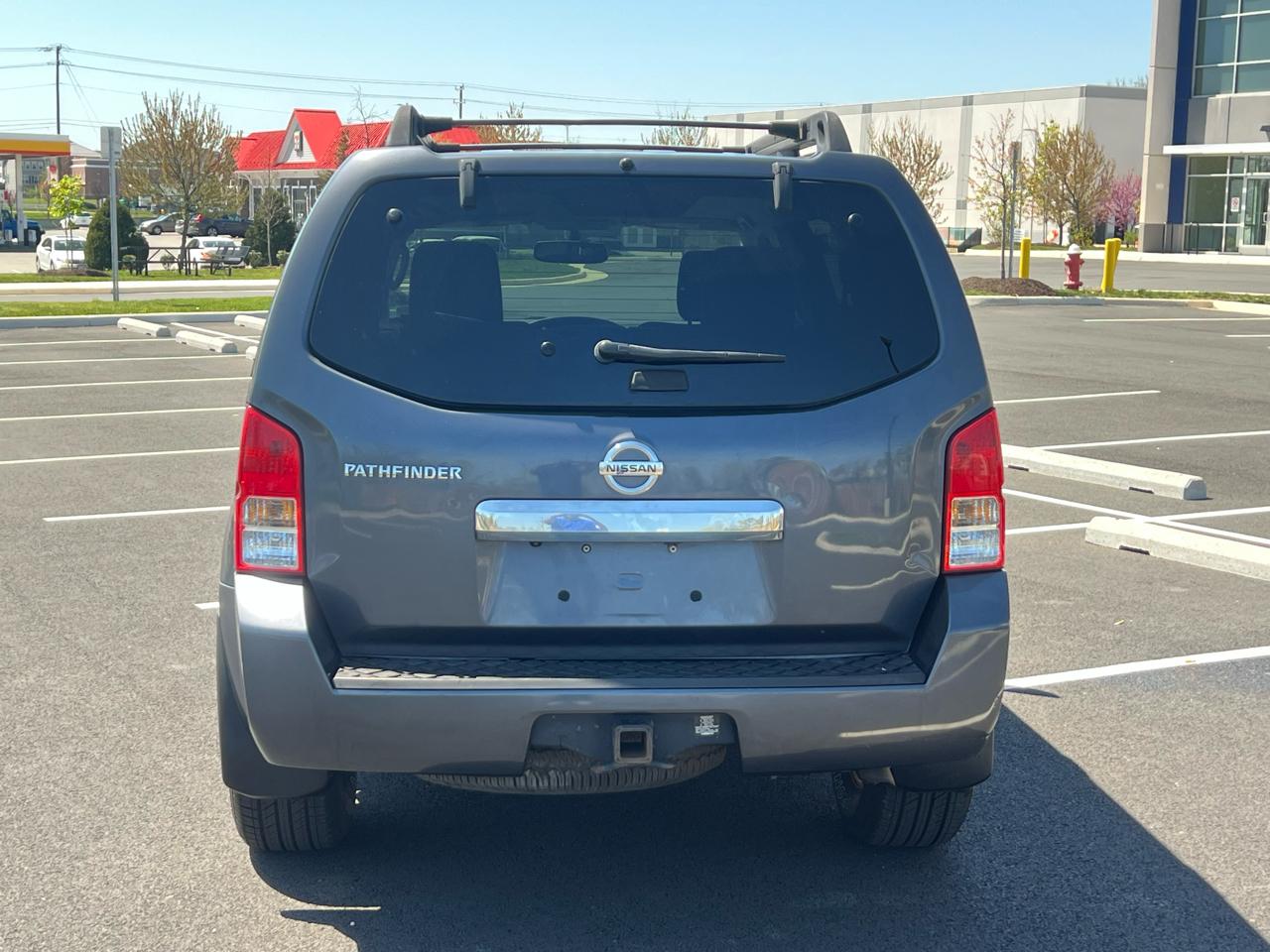 Nissan Pathfinder LE 4WD 2012