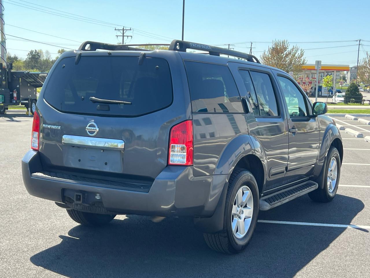 Nissan Pathfinder LE 4WD 2012
