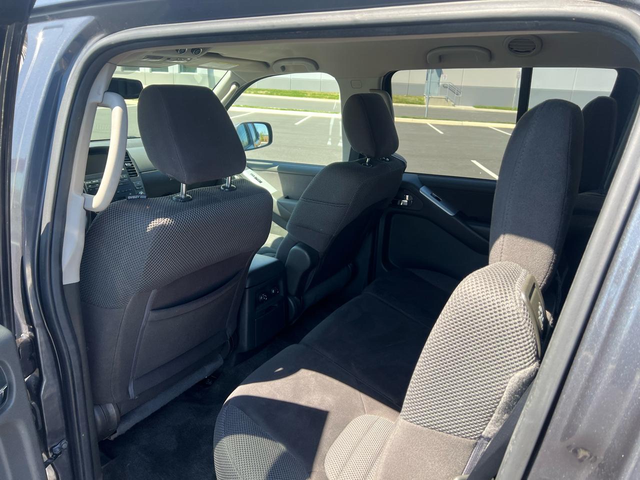 Nissan Pathfinder LE 4WD 2012