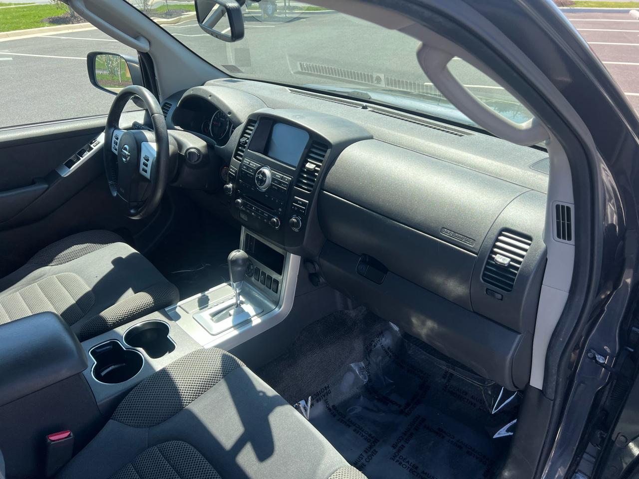 Nissan Pathfinder LE 4WD 2012