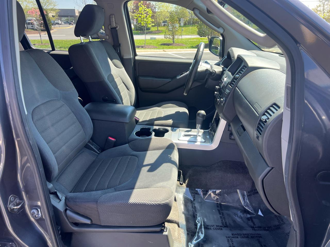 Nissan Pathfinder LE 4WD 2012