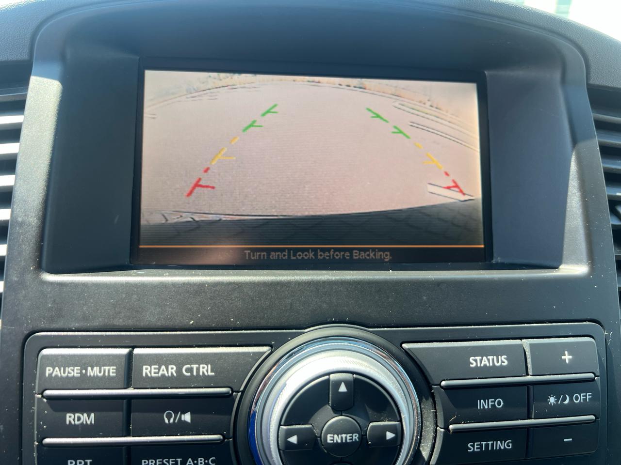 Nissan Pathfinder LE 4WD 2012