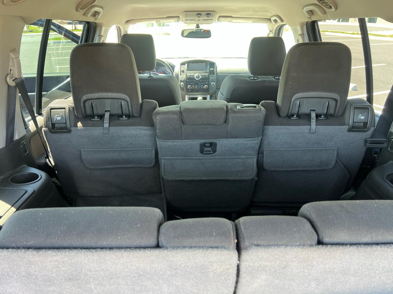 Nissan Pathfinder LE 4WD 2012