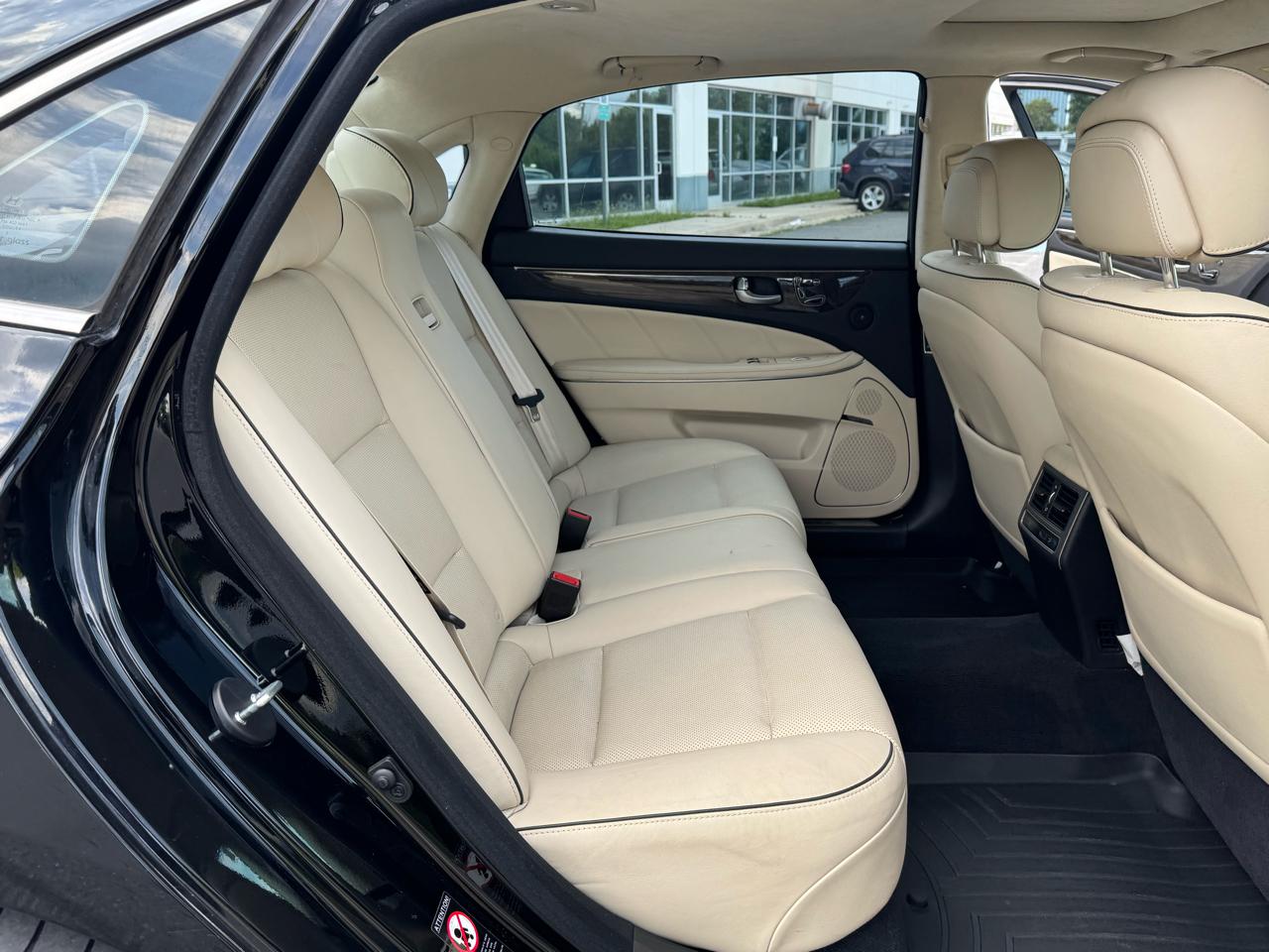 Hyundai Equus Signature 2014