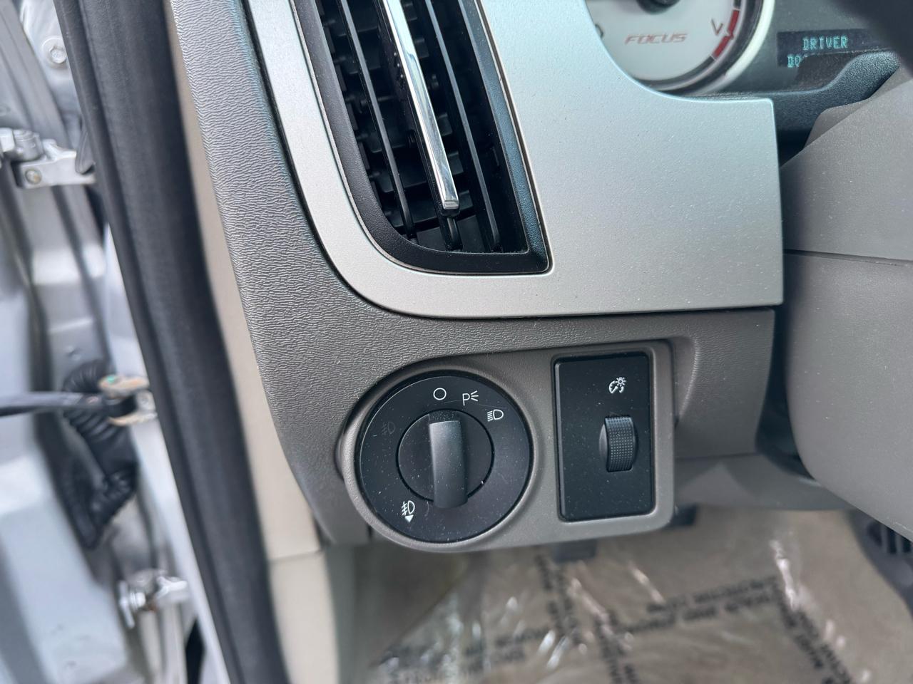 Ford Focus SE Coupe 2008