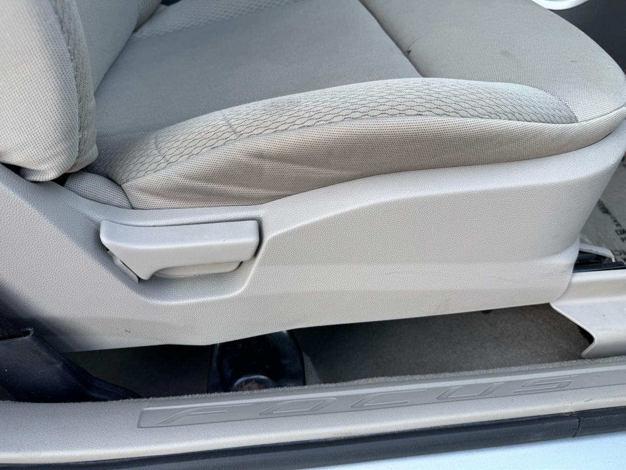 Ford Focus SE Coupe 2008