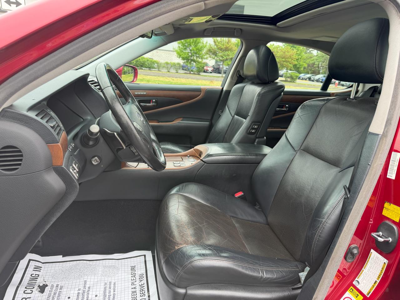 Lexus LS 460 Luxury Sedan 2010