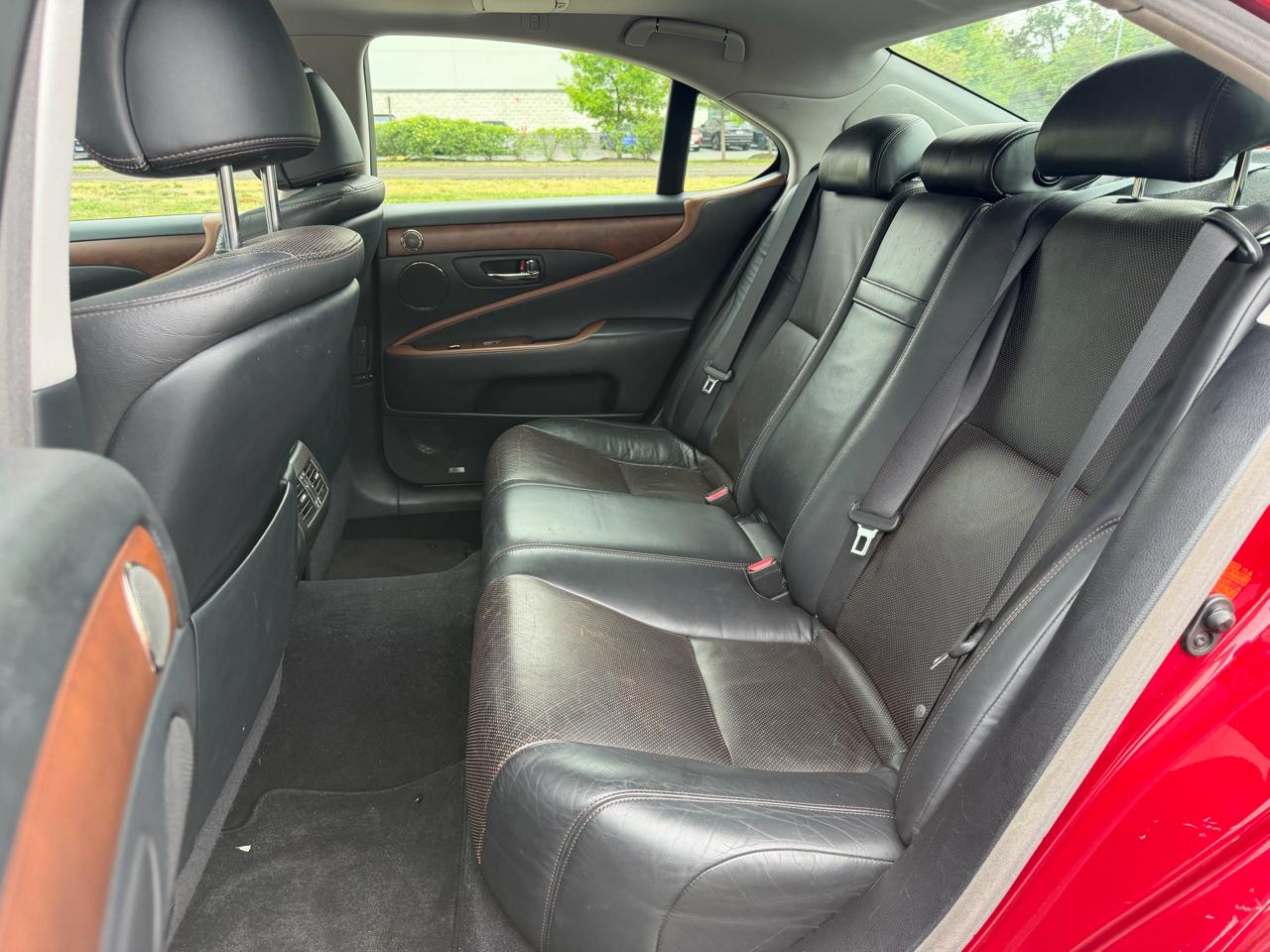 Lexus LS 460 Luxury Sedan 2010