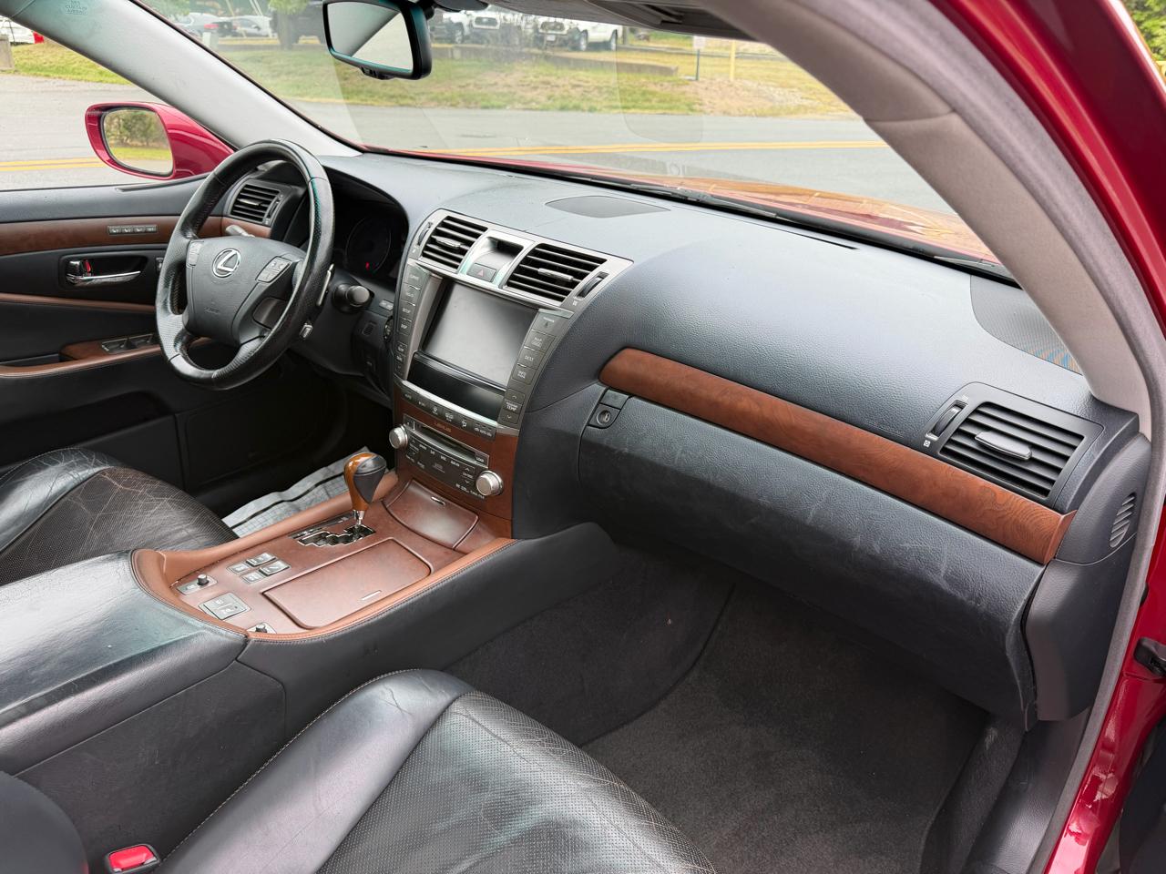 Lexus LS 460 Luxury Sedan 2010