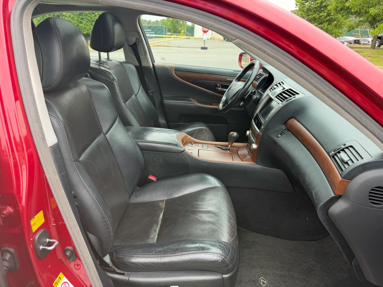 Lexus LS 460 Luxury Sedan 2010