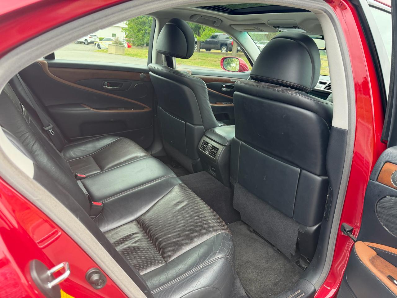 Lexus LS 460 Luxury Sedan 2010