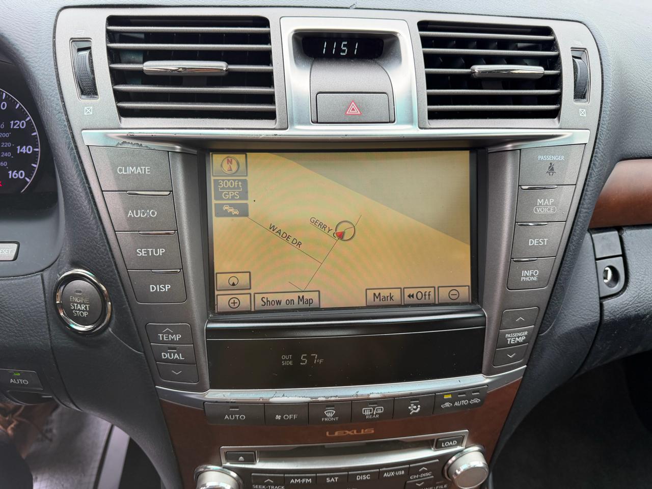 Lexus LS 460 Luxury Sedan 2010