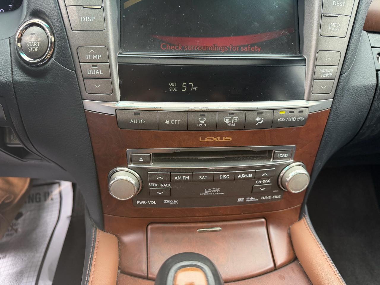 Lexus LS 460 Luxury Sedan 2010