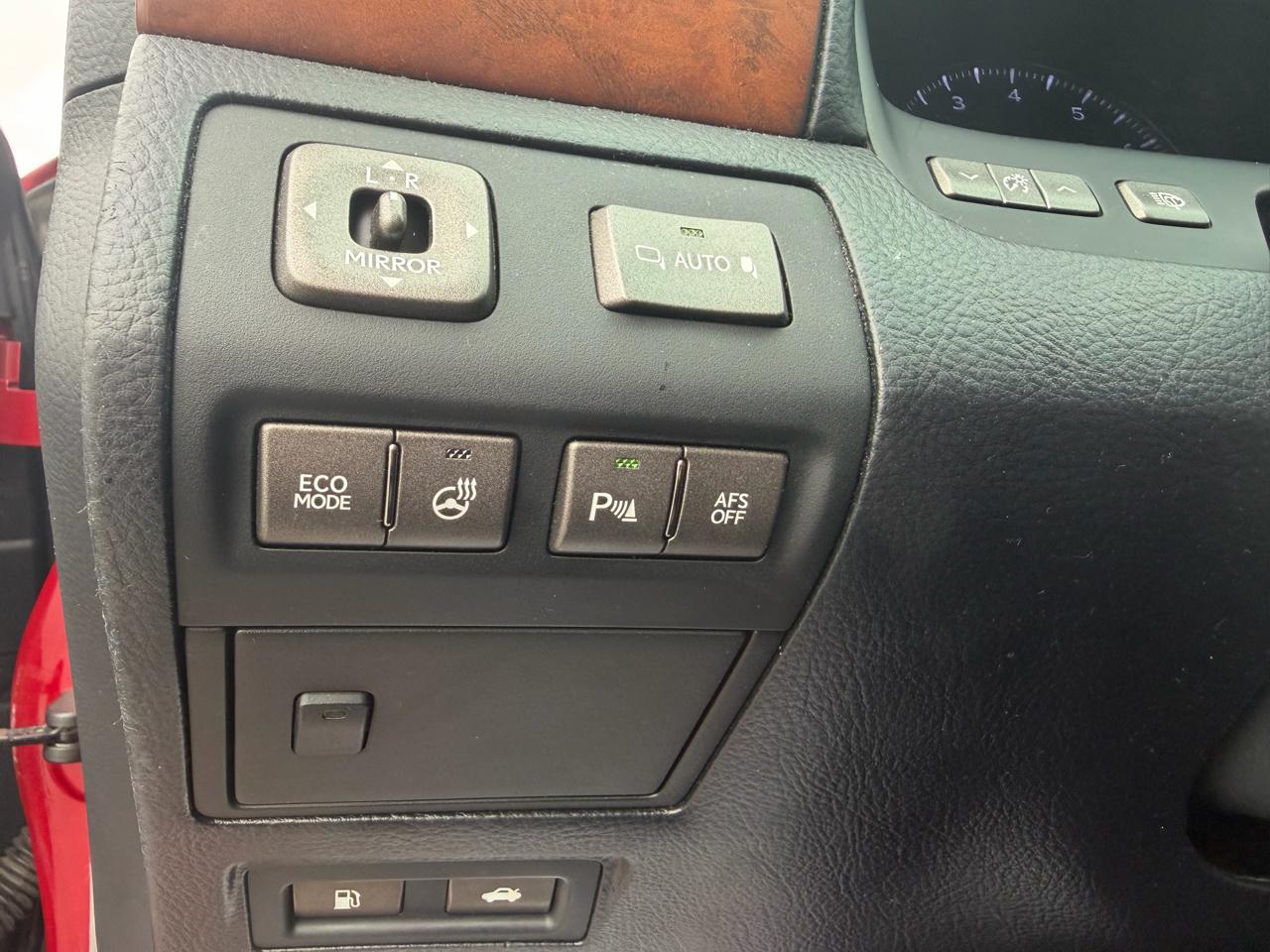Lexus LS 460 Luxury Sedan 2010