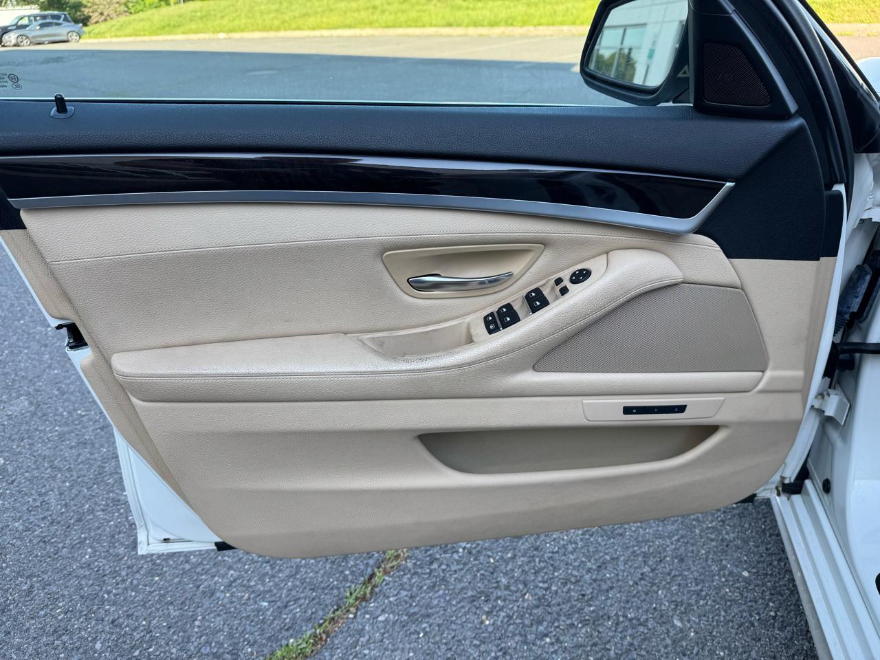 BMW 5-Series 535i xDrive 2013