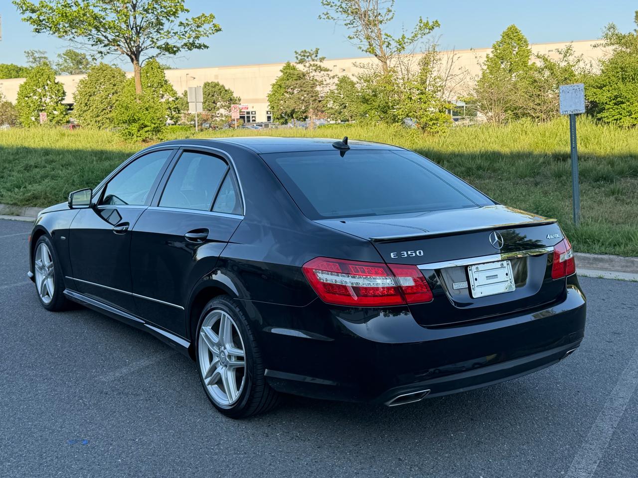 Mercedes-Benz E-Class E350 4MATIC Sedan 2012