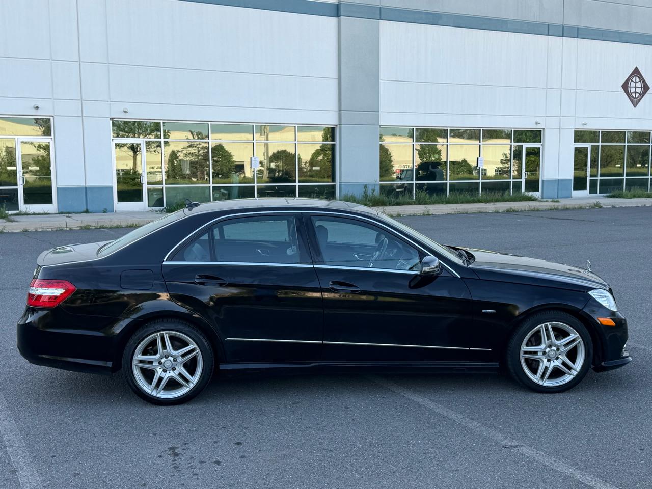 Mercedes-Benz E-Class E350 4MATIC Sedan 2012