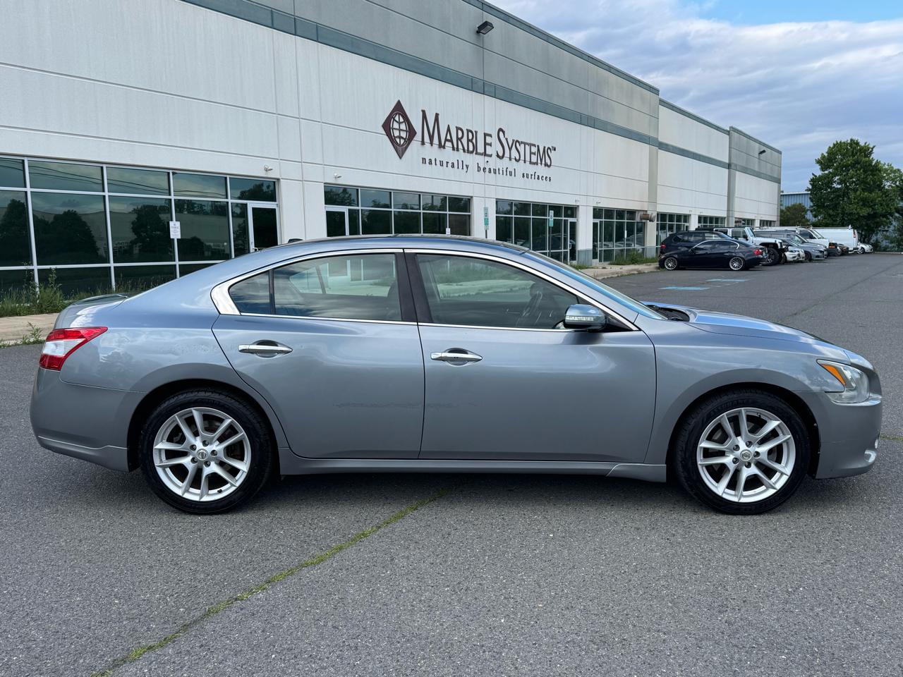 Nissan Maxima SV 2009