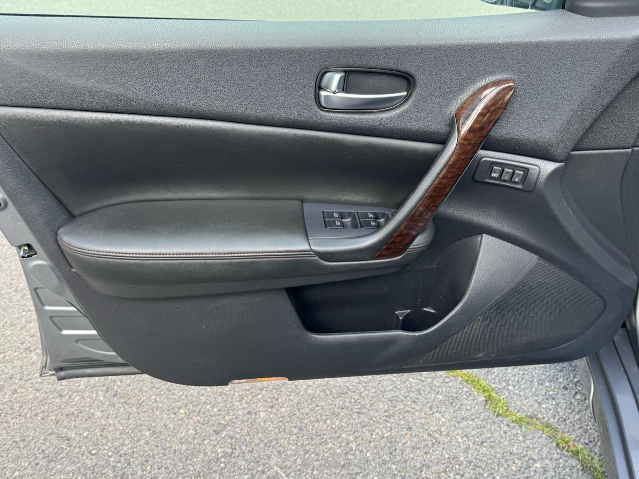 Nissan Maxima SV 2009