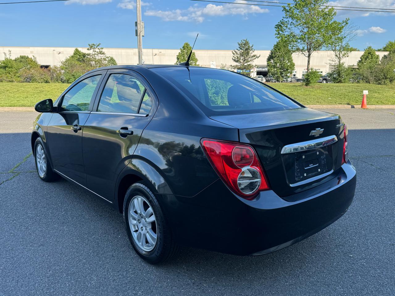 Chevrolet Sonic LT Manual Sedan 2013