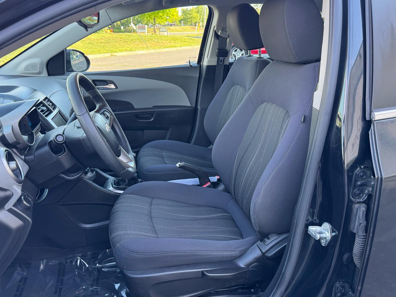 Chevrolet Sonic LT Manual Sedan 2013