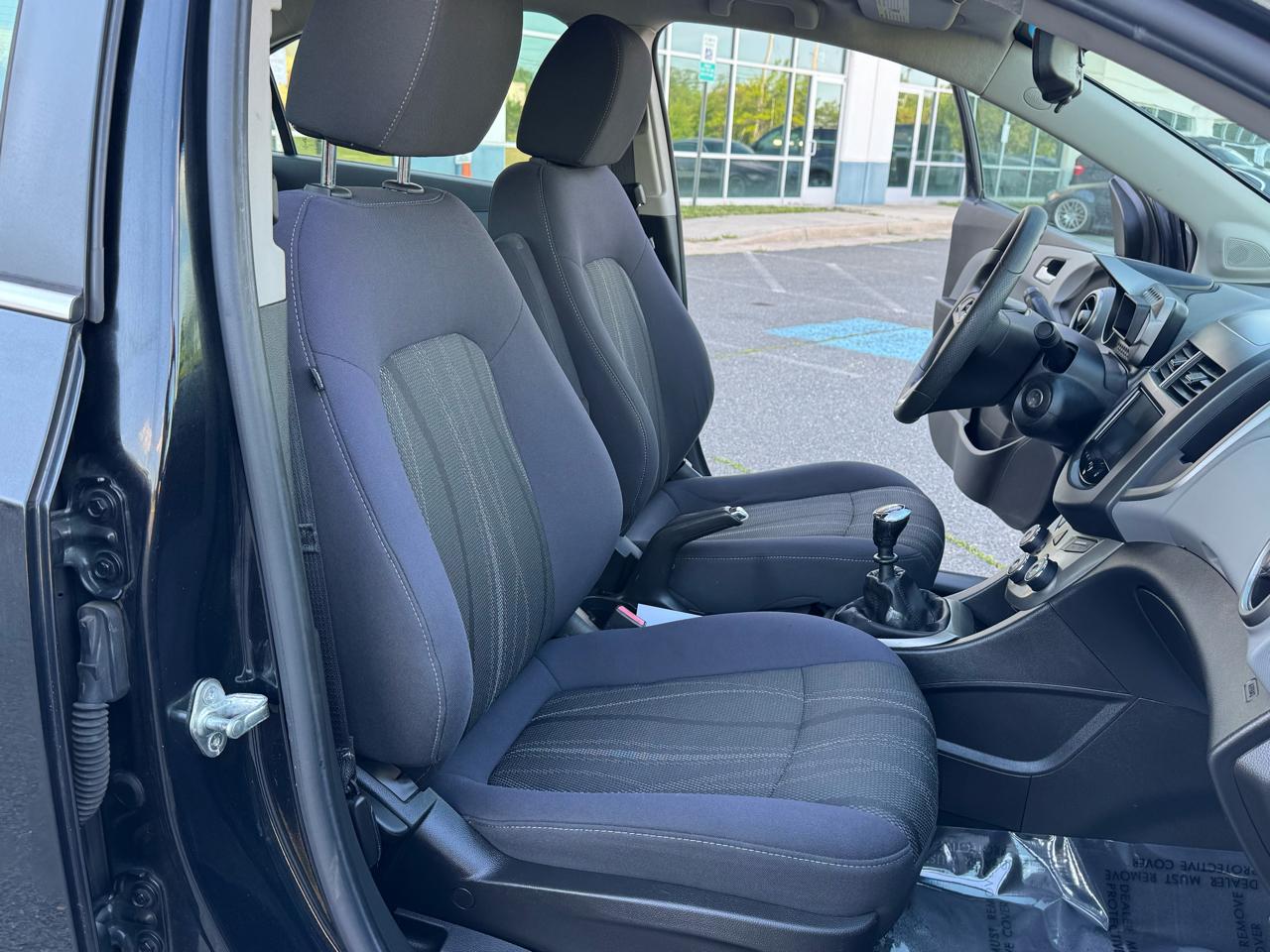 Chevrolet Sonic LT Manual Sedan 2013